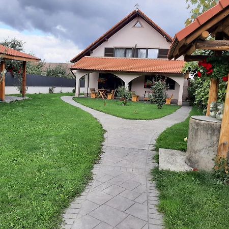 Pensiunea Simona Sîmbăta de Sus Buitenkant foto