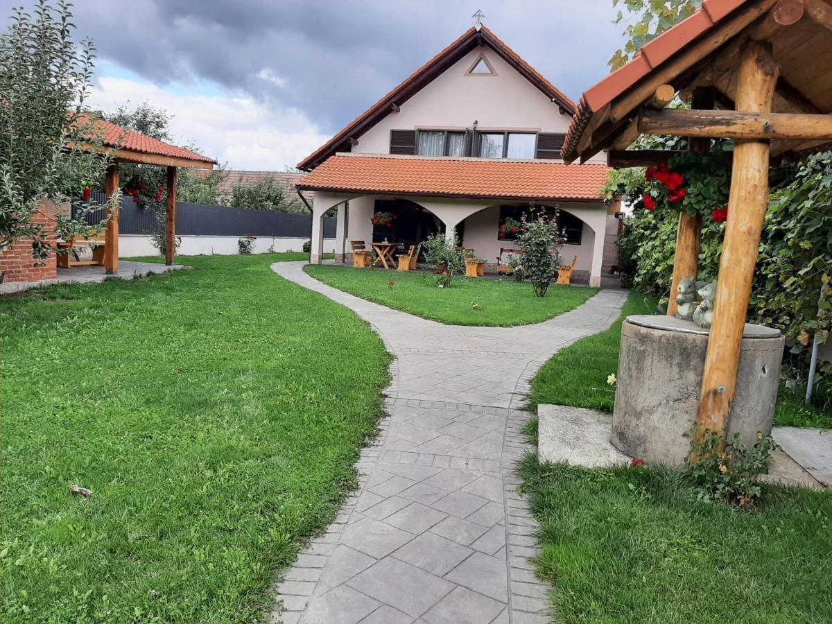 Pensiunea Simona Sîmbăta de Sus Buitenkant foto